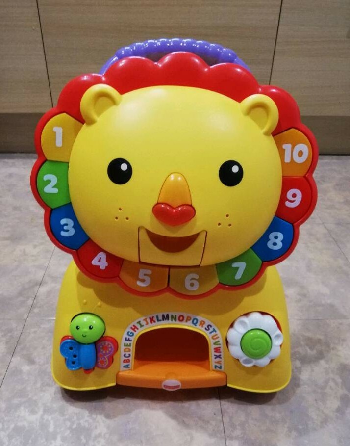 sit stride and ride lion